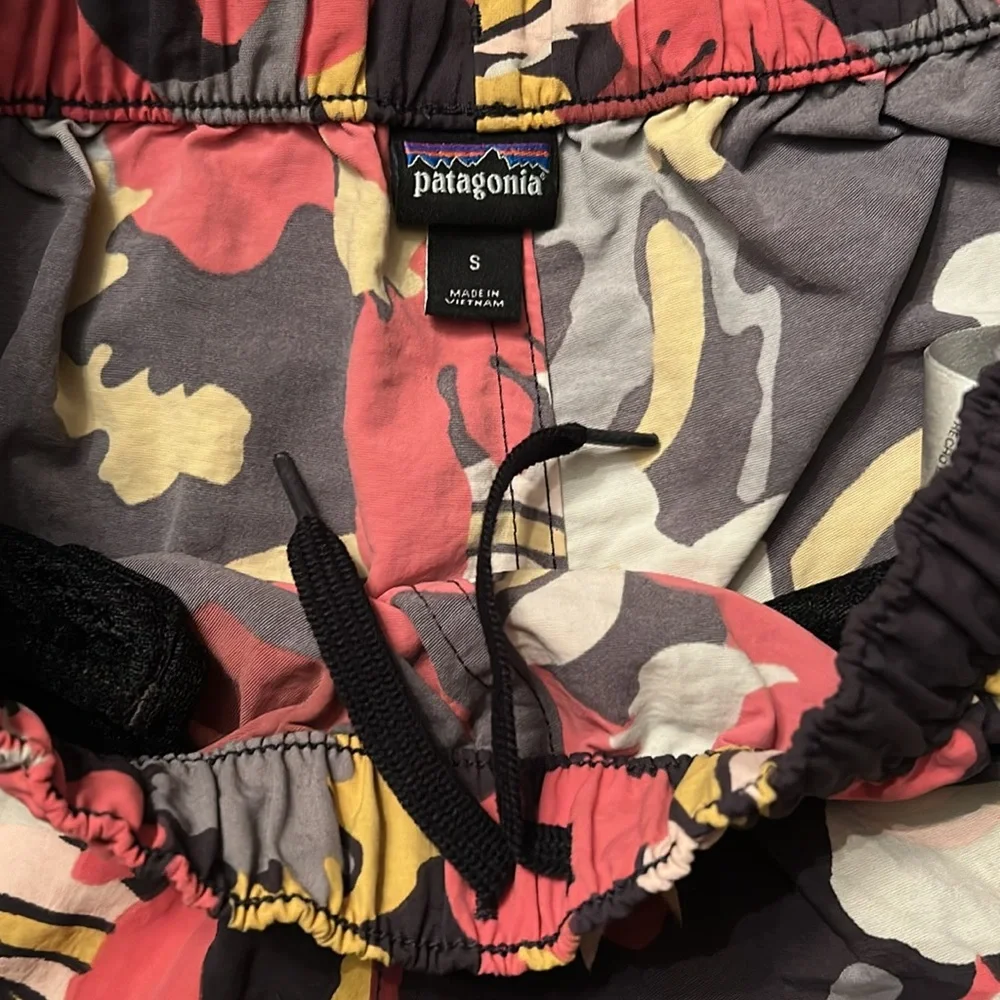 Patagonia Barely Baggie Shorts Floral Cloudbreak Ink Black Size Small